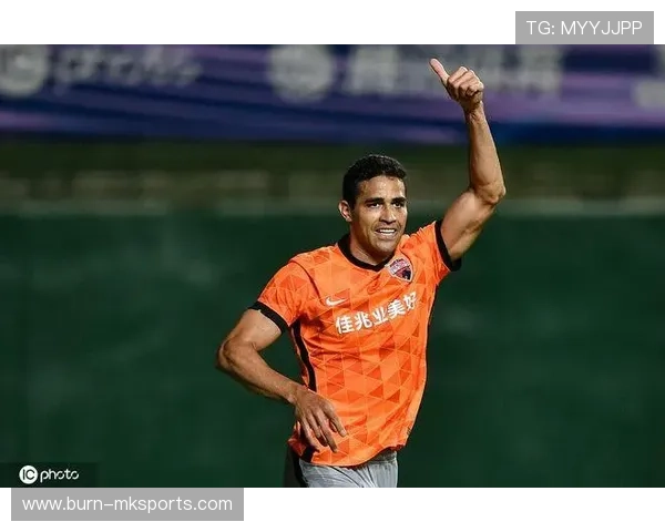 亨克边路突破屡建奇功，球队进攻火力全开